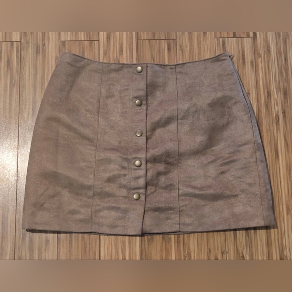 NWOT GAP Stylish Brown Skirt with Button Detail - Picture 1 of 6